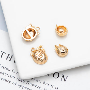 10pcs Gold plated Brass Cat Charms, Lucky Cat Maneki Neko Pendants (GB-2431)