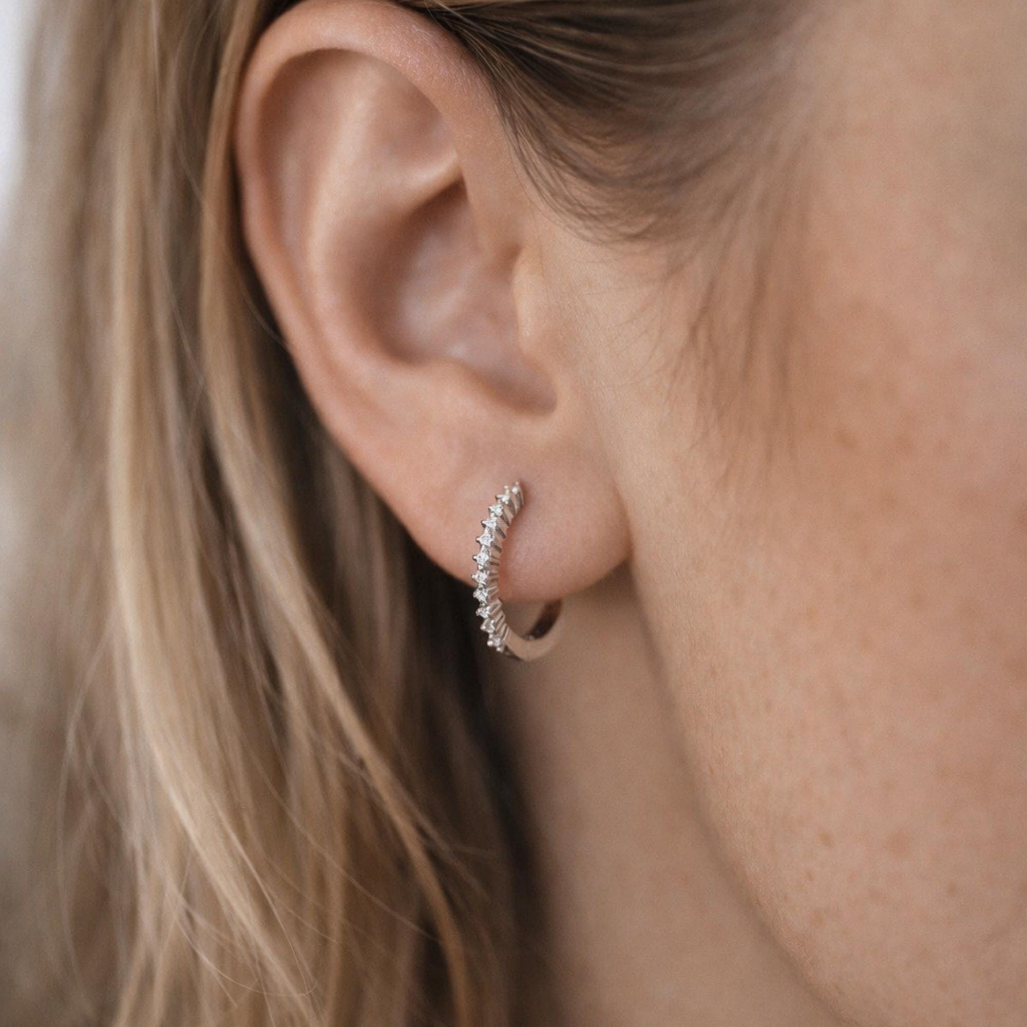 4pcs CZ Pave Gold/ Silver Ear Hoop, 18K Gold/ Rhodium plated Brass Huggie Earrings 16mm (GB-4728)