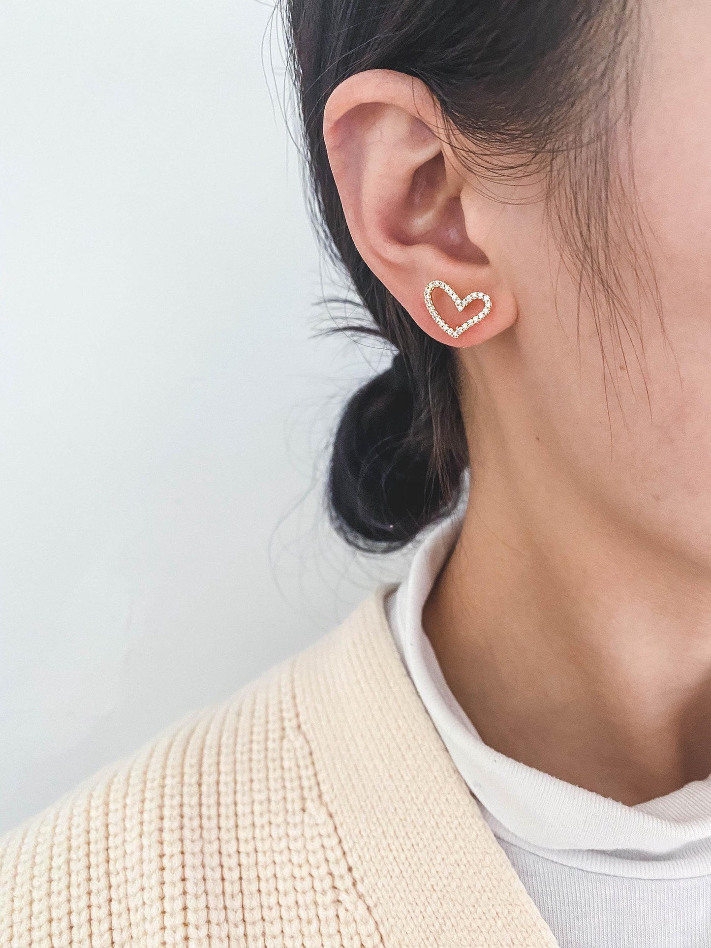 4pcs CZ Pave Heart Ear Posts, Gold Plated Brass Stud Earrings, Jewelry Findings, Wholesale Supplies (GB-3115)