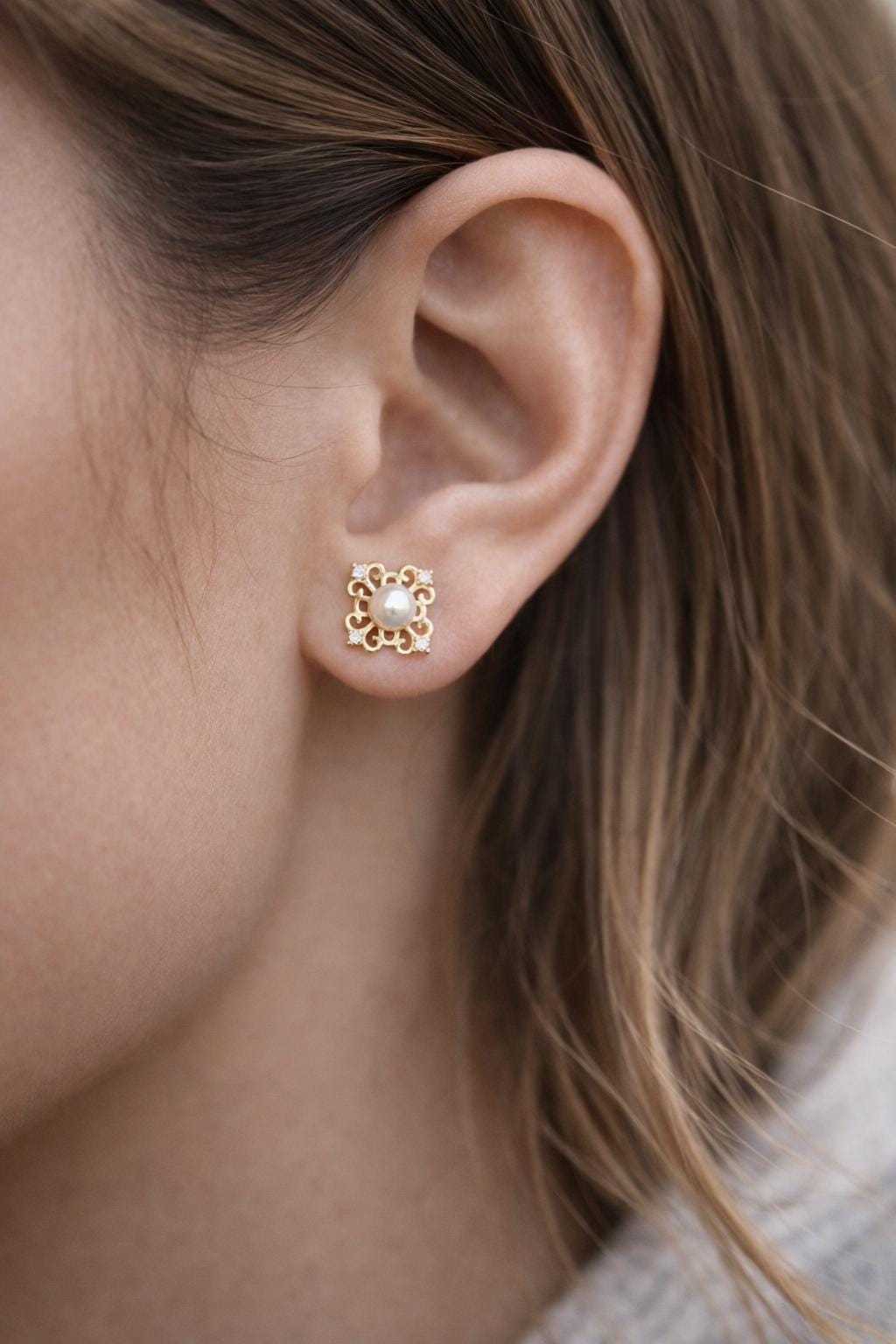 4pcs Glass Pearl Filigree Flower Earrings, Real Gold Plated Brass, Dainty Stud Earrings (#GB-1541)