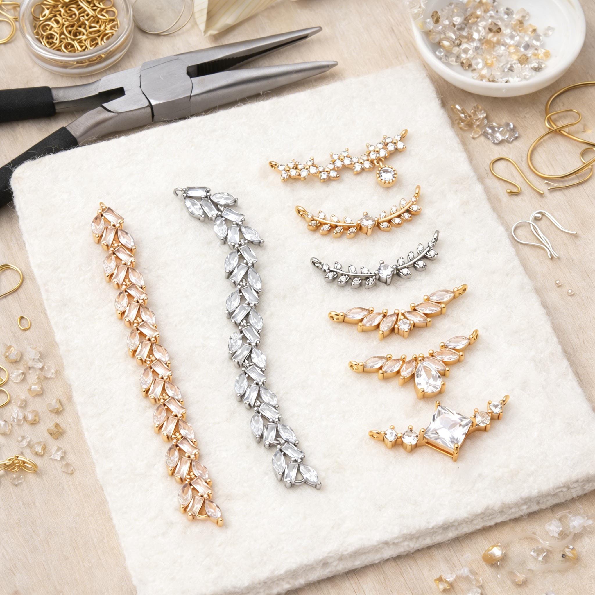 4pcs CZ Pave Gold/ Silver Tone Leaf Charm Connector , Gold/ Rhodium plated Brass, Cubic Zirconia Setting Diy Supplies (#GB-3669)