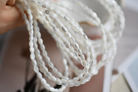 White Mother of Pearl Shell Oval Beads 3x5/ 4x6mm -(BK-008) Full strand