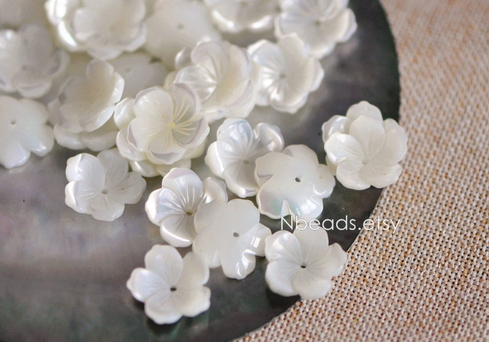 10pcs White Mother of Pearl Flowers 14mm, Center Drilled Carved 3D Shell Flowers (V1223)