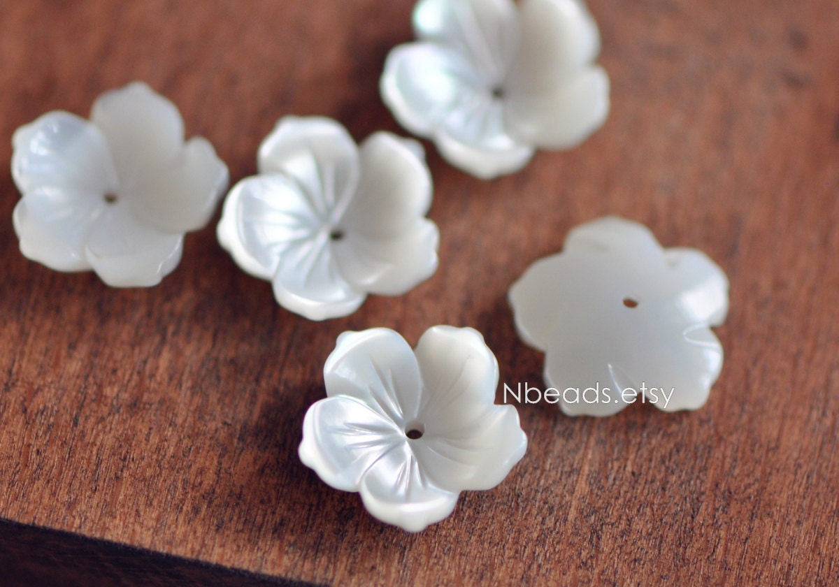 10pcs White Mother of Pearl Flowers 14mm, Center Drilled Carved 3D Shell Flowers (V1223)