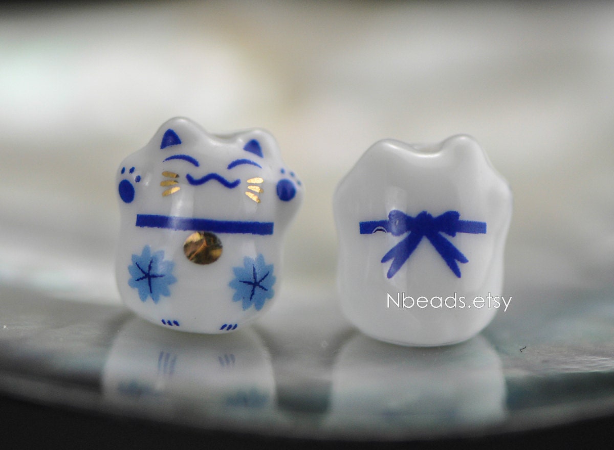 10 beads- Porcelain Lucky Cat beads 15mm, Ceramic Maneki Neko, Drilled with hole, White Blue Kawaii Cat-(TC-149-2)