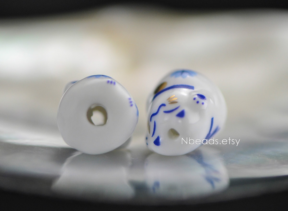 10 beads- Porcelain Lucky Cat beads 15mm, Ceramic Maneki Neko, Drilled with hole, White Blue Kawaii Cat-(TC-149-2)