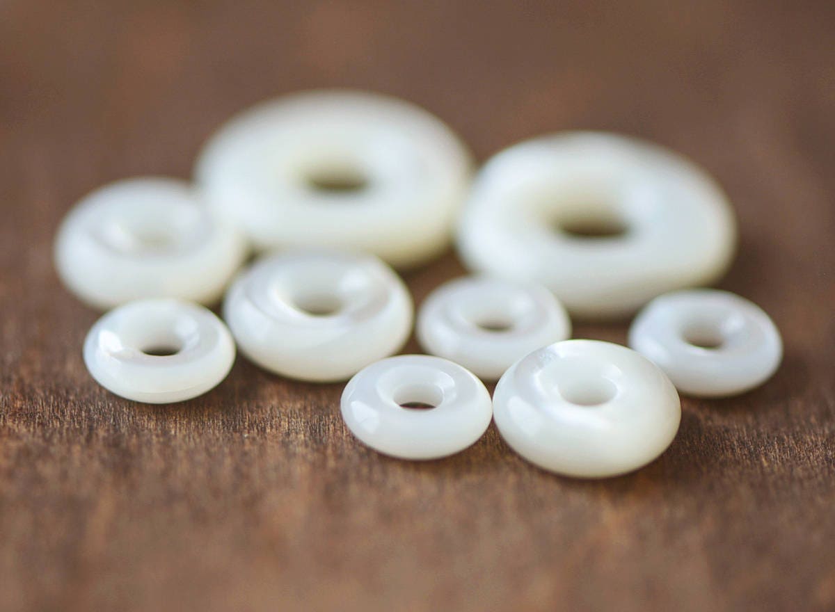 10pcs White Mother of Pearl Round Loops, Shell Circle Charms, Round Ring Donut Beads, 8/ 10/ 12/ 15mm (V1301)
