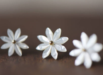 10pcs White Mother of Pearl Shell Daisy Flowers 10/ 12mm (#BK-001)