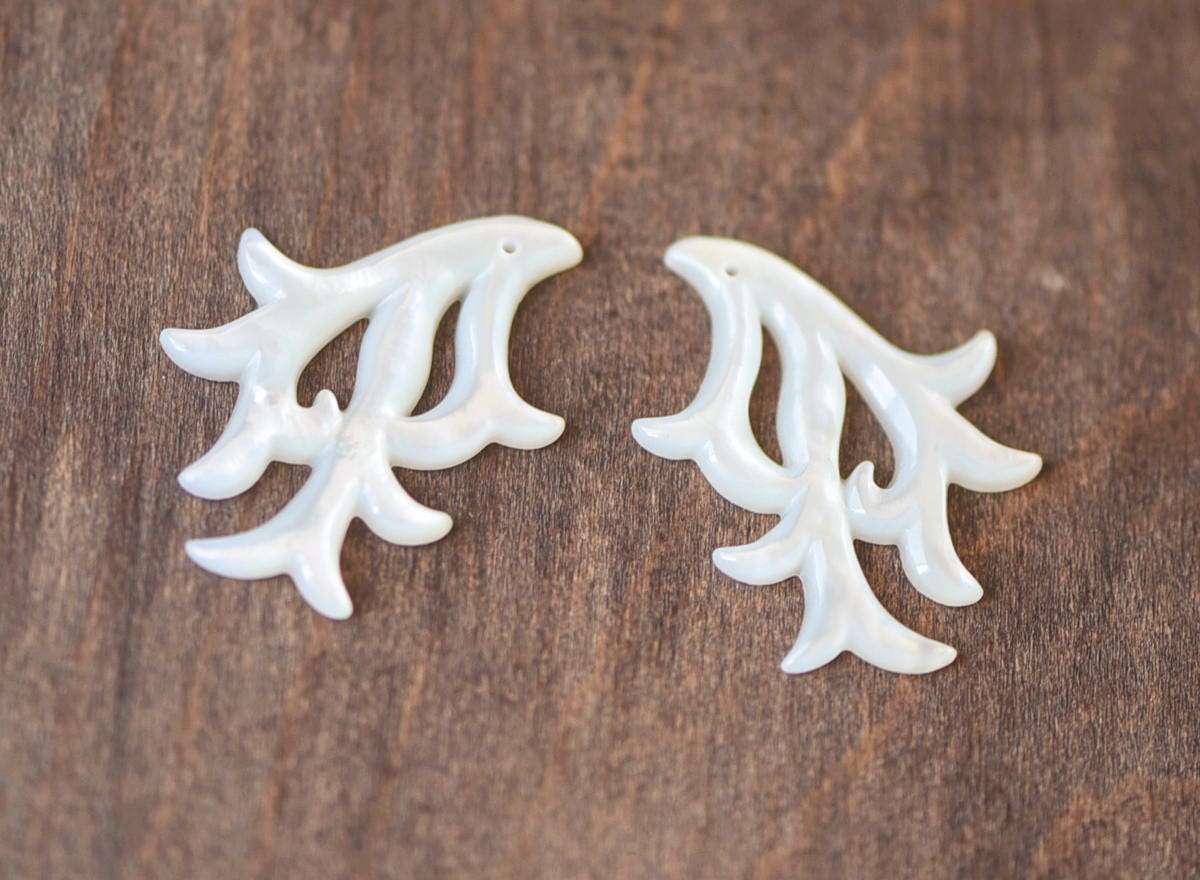 1 Pair White Mother of Pearl Shell Deer Antler Charms (BK-029)