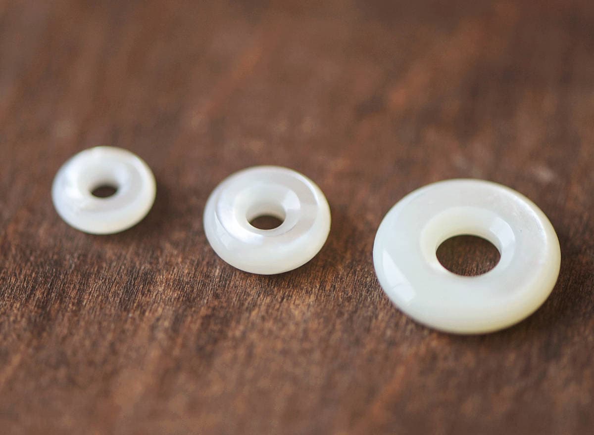 10pcs White Mother of Pearl Round Loops, Shell Circle Charms, Round Ring Donut Beads, 8/ 10/ 12/ 15mm (V1301)