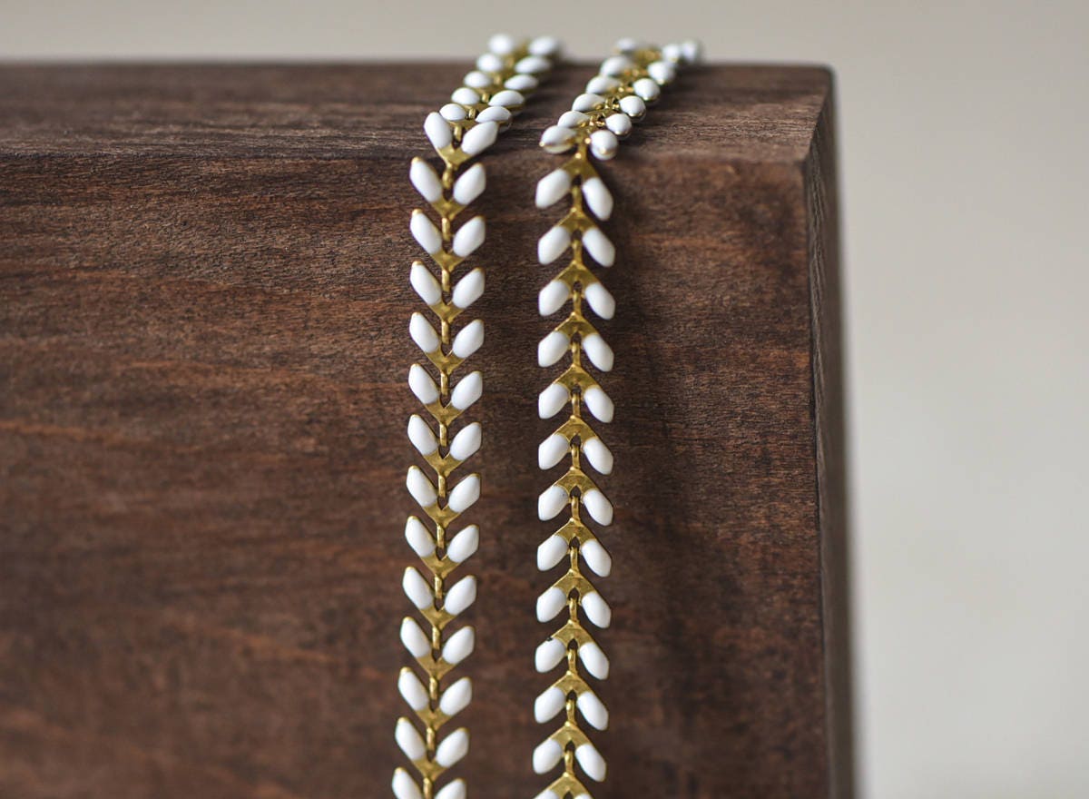 White Enamel Brass Arrow Chain 6mm, Flat Chevron Chain, Herringbone Fish bone Designer Chain (#LK-048-1)/ 1 Meter=3.3ft