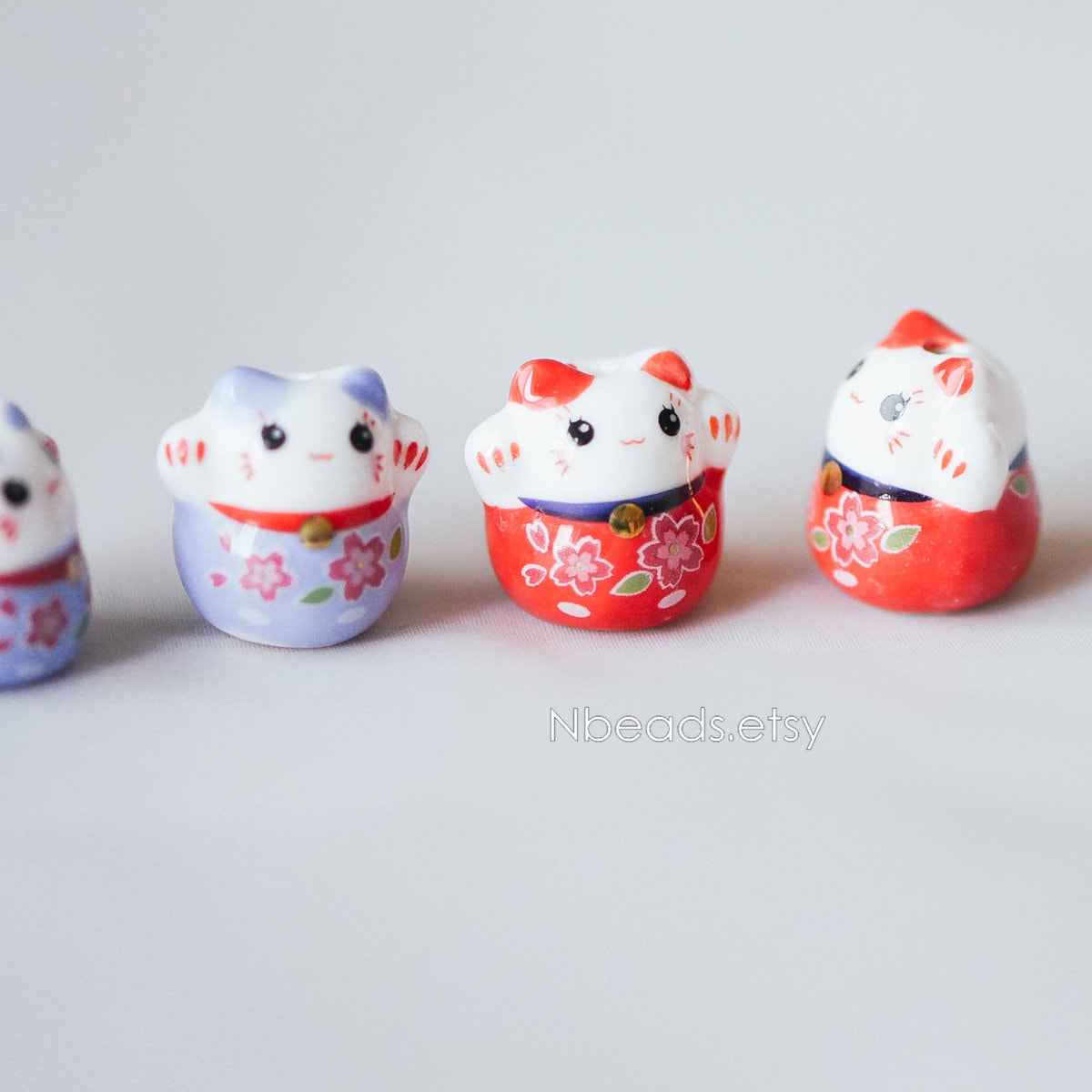 10 beads- Porcelain Lucky Cat beads 19mm, Ceramic Maneki Neko, Drilled Through Kawaii Cats, Blue Red (TC-153)
