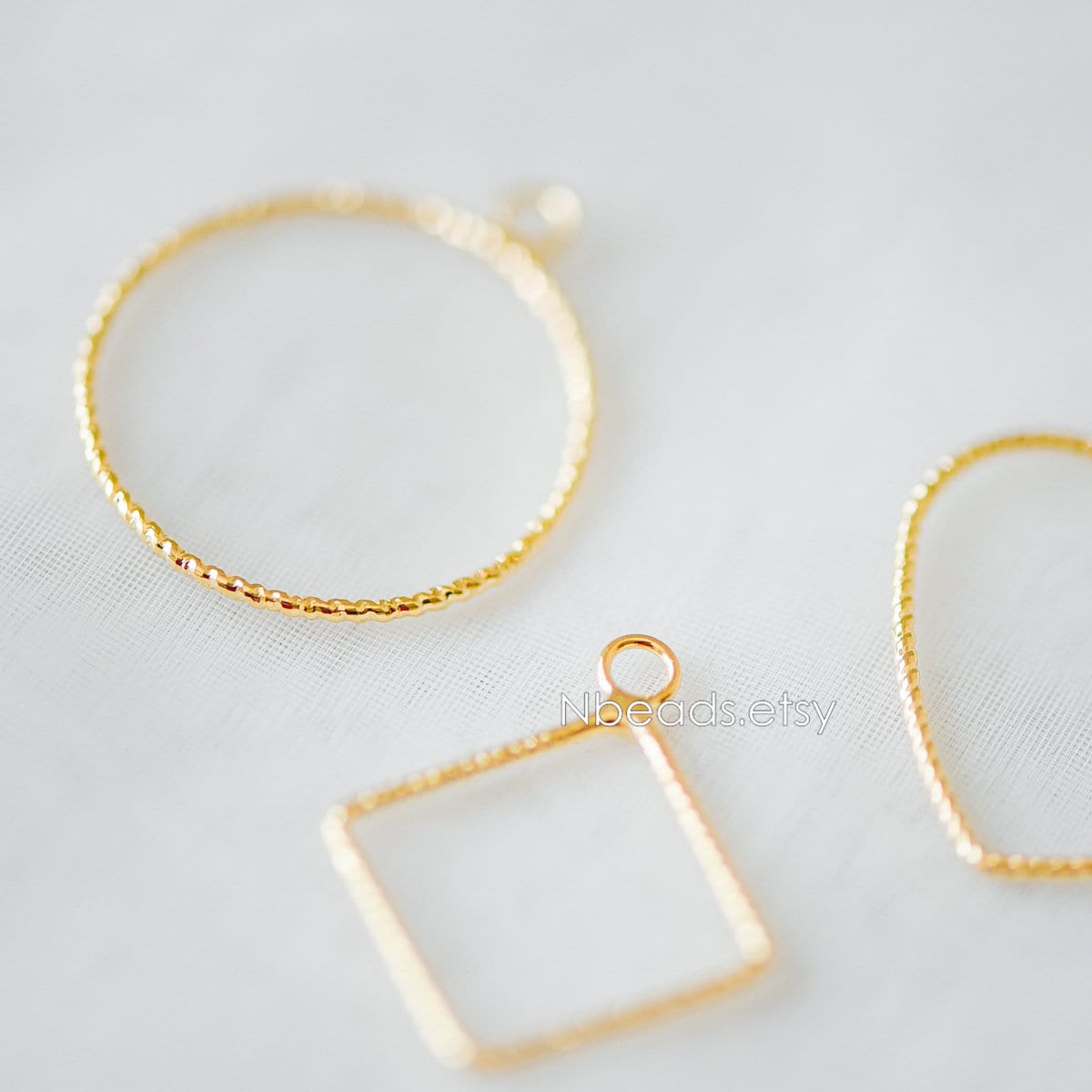 10pcs Gold plated Brass Geometric Pendants, Circle Heart Square Charms, Color Not Easily Tarnish (GB-268)