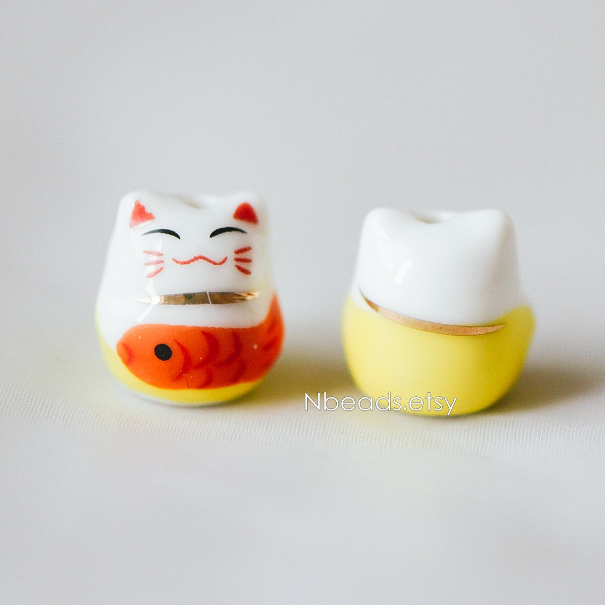 10 beads- Porcelain Lucky Cat beads 15mm, Handmade Ceramic Maneki Neko, Drilled Through Kawaii Cats with Fish (TC-155)
