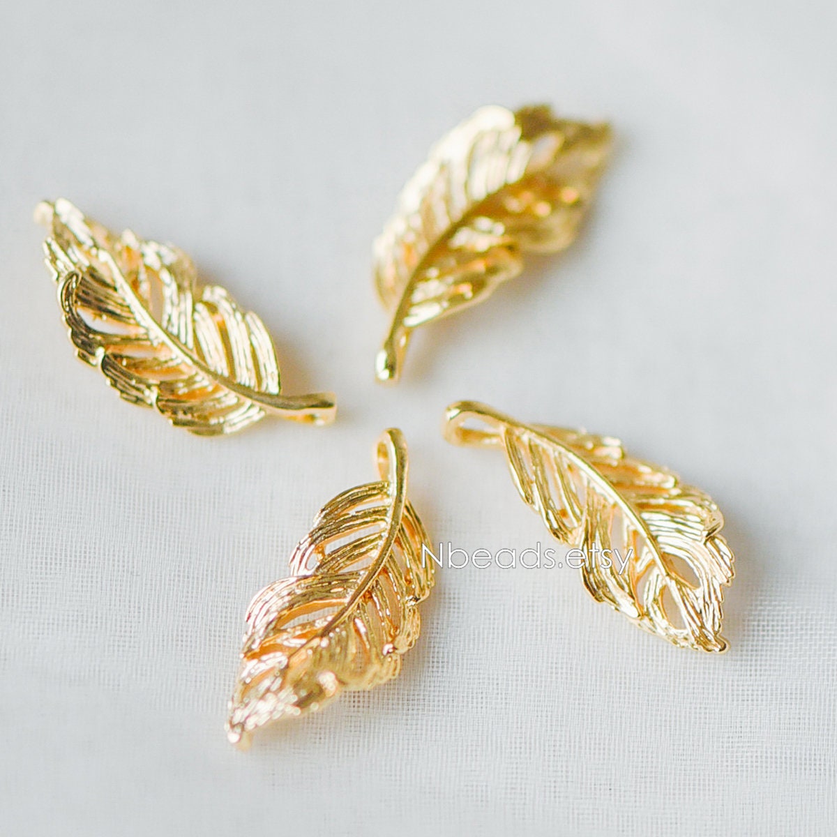 4pcs Gold plated Brass Feather Charm Pendants 22mm (GB-858-A)