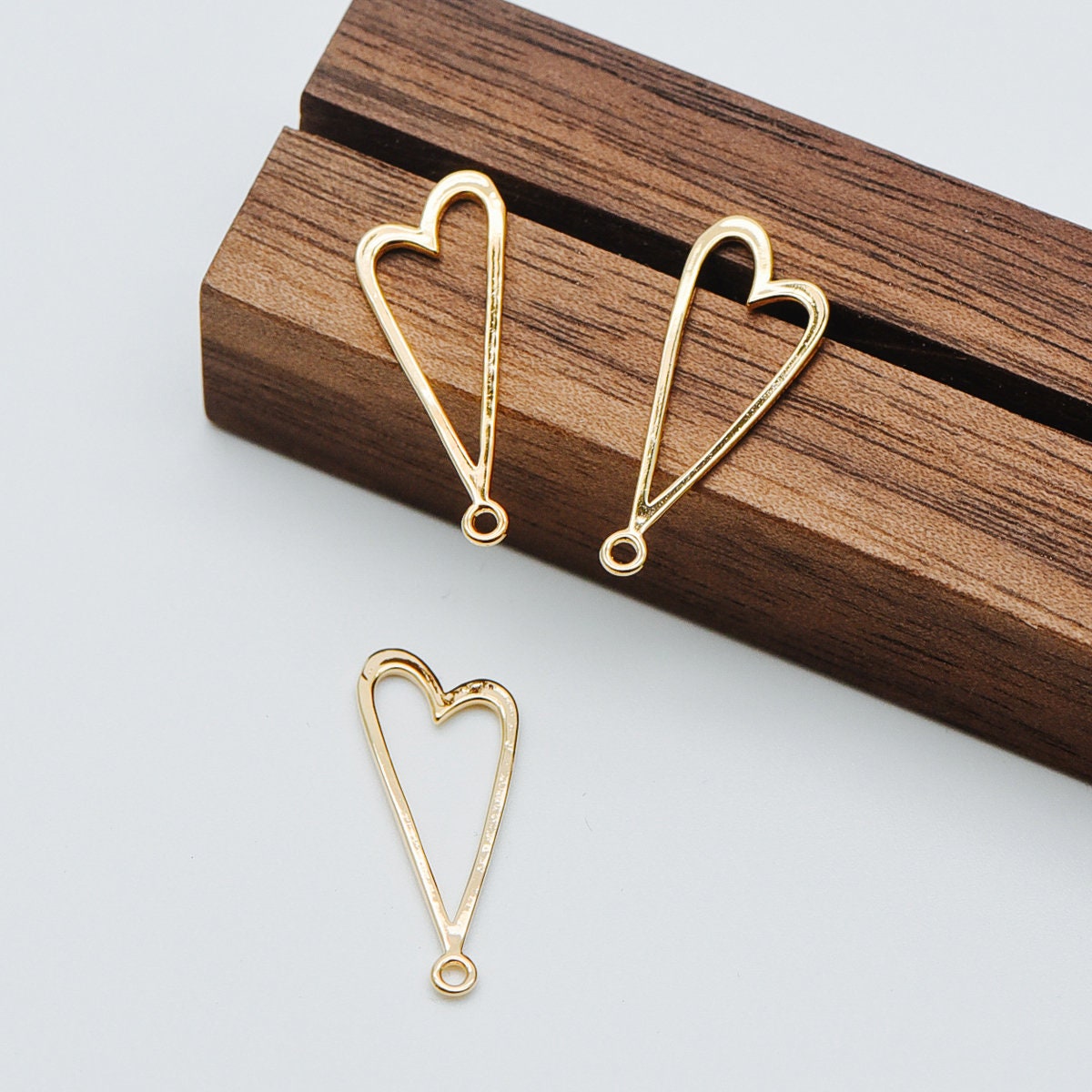 10pcs Gold plated Brass Heart Charm Pendants (GB-432)