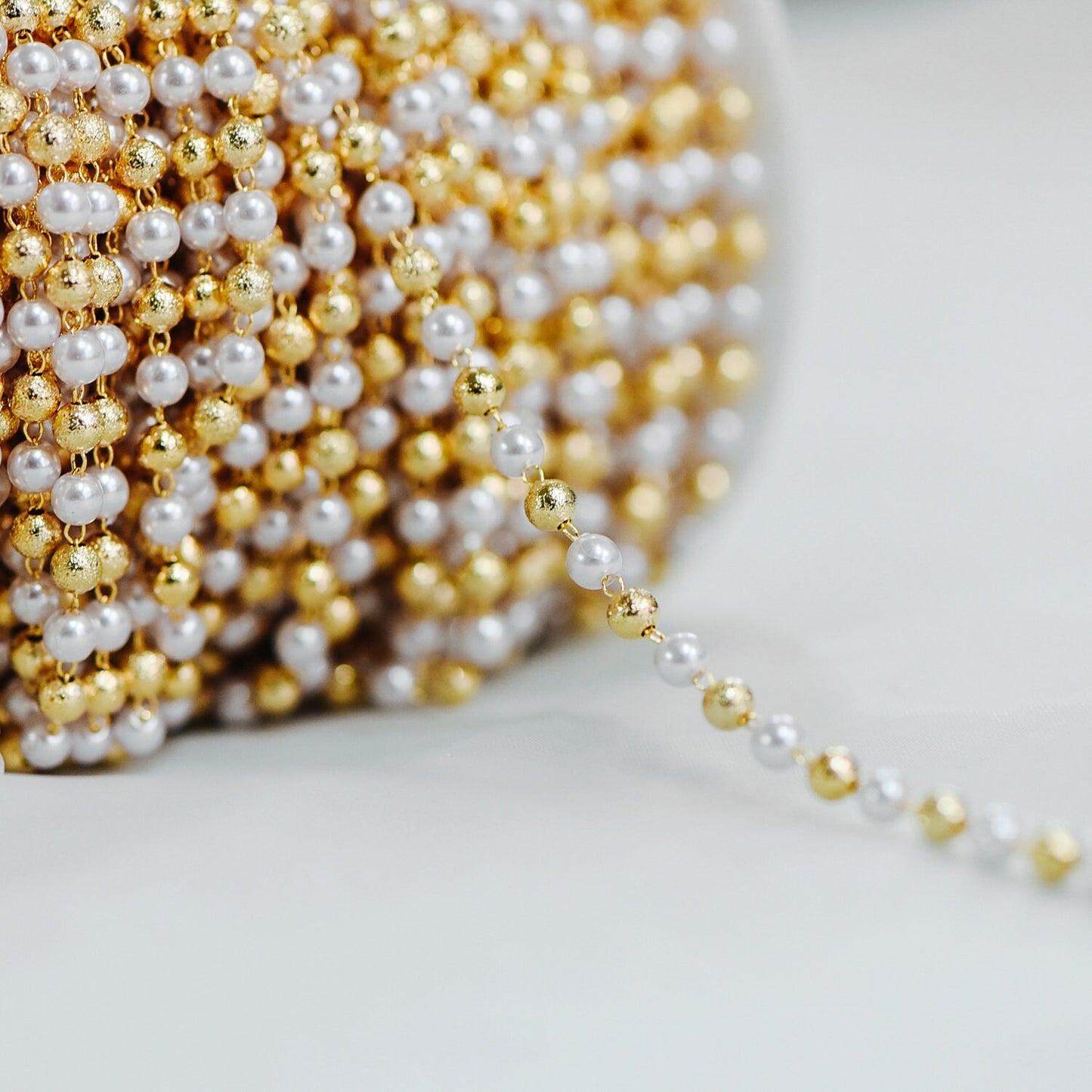Gold Faux Pearl Beaded Chain, 18K Gold plated Brass Chain, Round Faux Pearl and Beads 4mm (LK-189) / 1 meter= 3.3ft