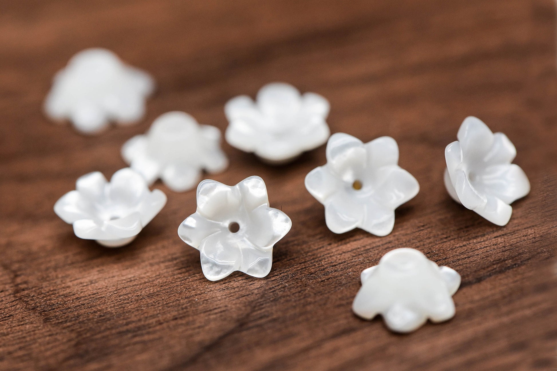 10pcs White Mother of Pearl Tulip 3D Shell Flower Beads 6mm (BK-002-C)