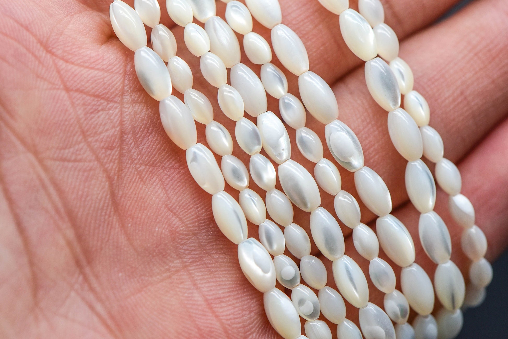 White Mother of Pearl Shell Oval Beads 3x5/ 4x6mm -(#V1208) Full strand