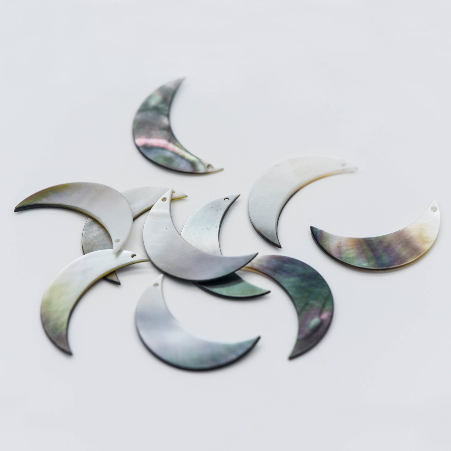 10pcs Black Mother of Pearl Shell Moon Charm Pendants 30mm Large (V1231)