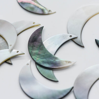 10pcs Black Mother of Pearl Shell Moon Charm Pendants 30mm Large (V1231)