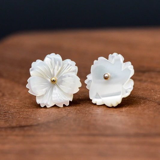 10pcs Carved White Mother of Pearl Shell Flowers 14mm Flat Back -(V1123)