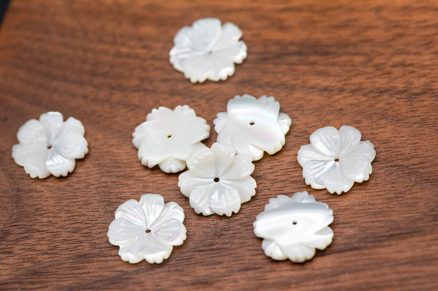 10pcs Carved White Mother of Pearl Shell Flowers 14mm Flat Back -(V1123)