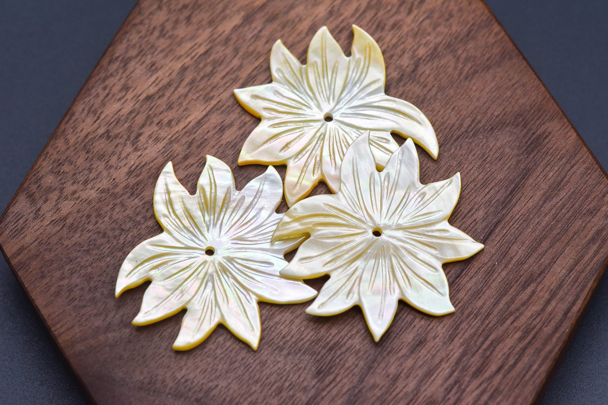 10pcs Yellow Mother of Pearl Shell Lotus Carved Flowers 36mm -(V1216-2)