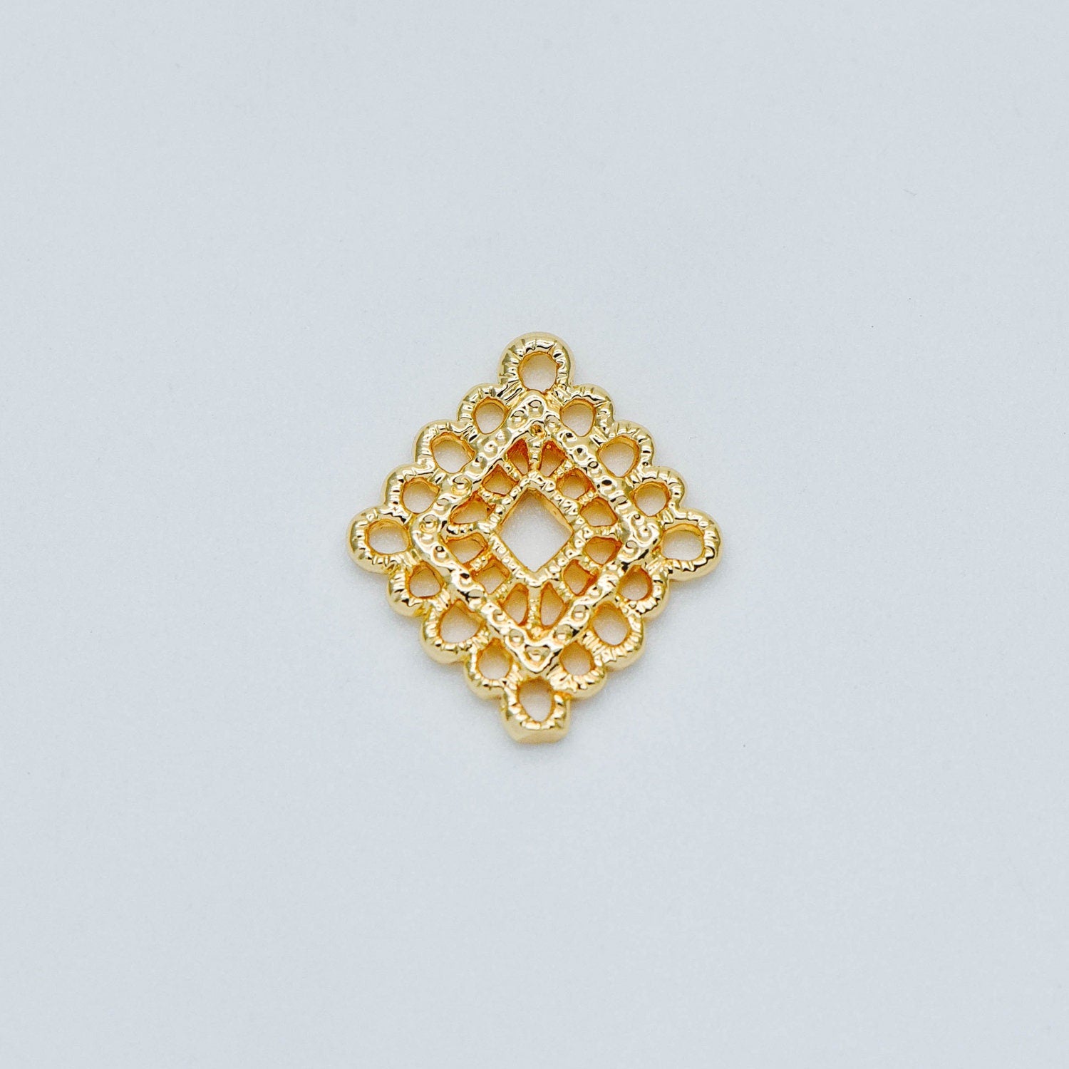 10pcs Gold Plated Brass Diamond Charms: Filigree Rhombus Connectors (GB-082)