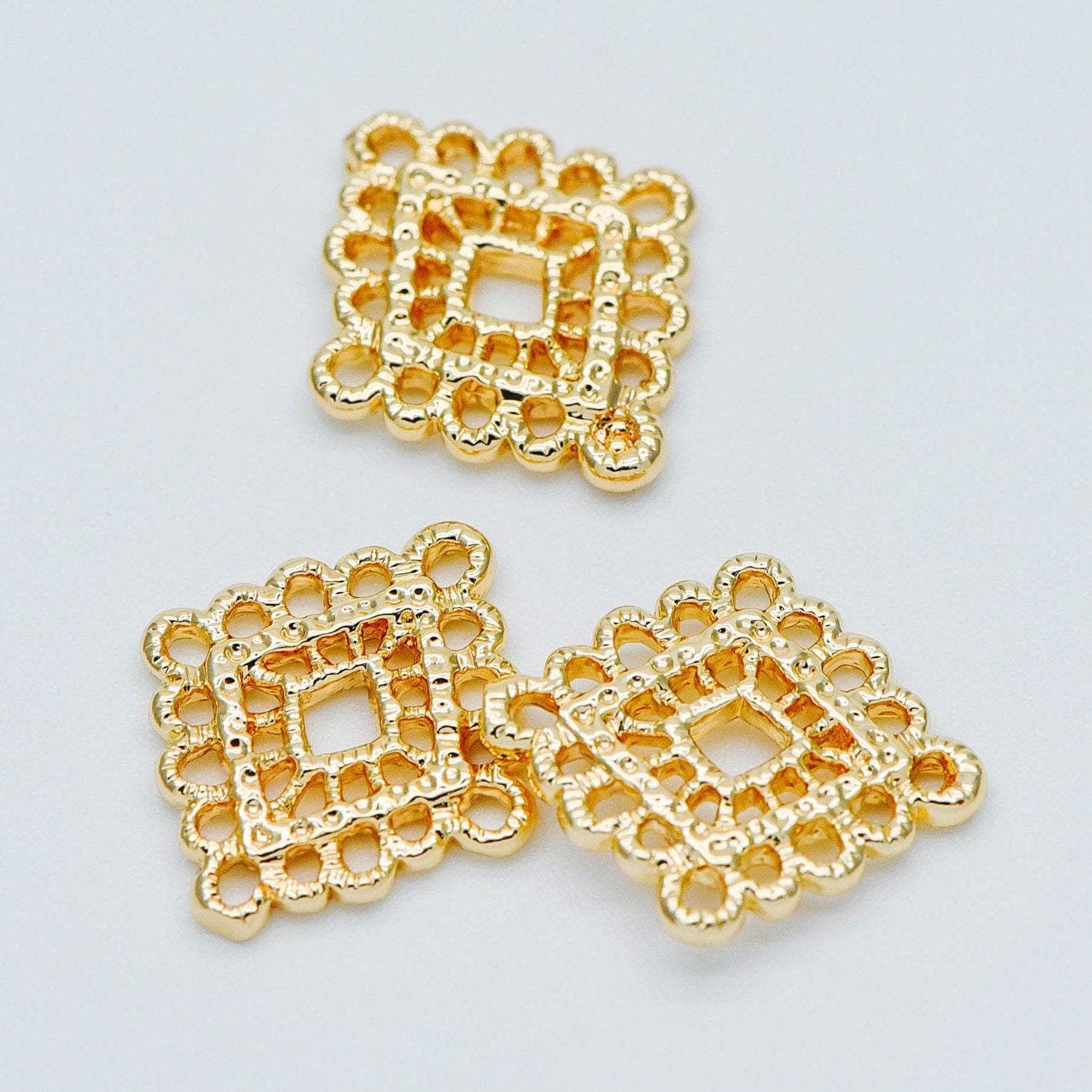 10pcs Gold Plated Brass Diamond Charms: Filigree Rhombus Connectors (GB-082)