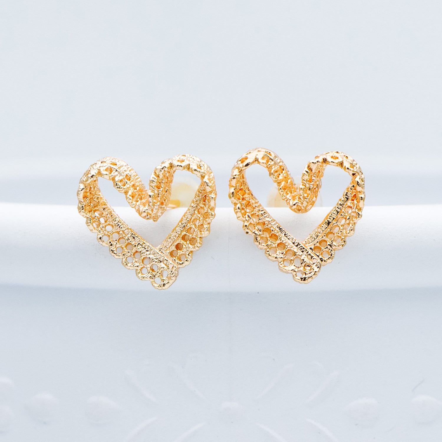 10pcs Gold Heart Earring Posts, Filigree Ear Wire Stud Earring 12mm (GB-580)
