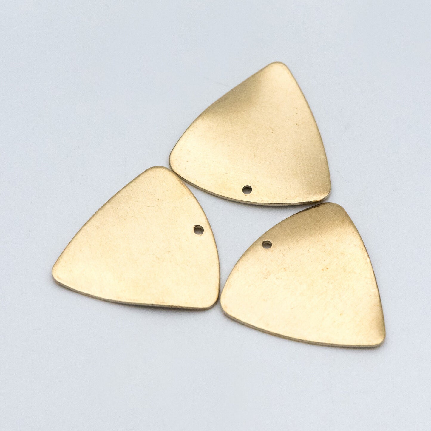 20pcs Raw Brass Triangle Charm Pendants, Brass Findings Wholesale (RB-127)