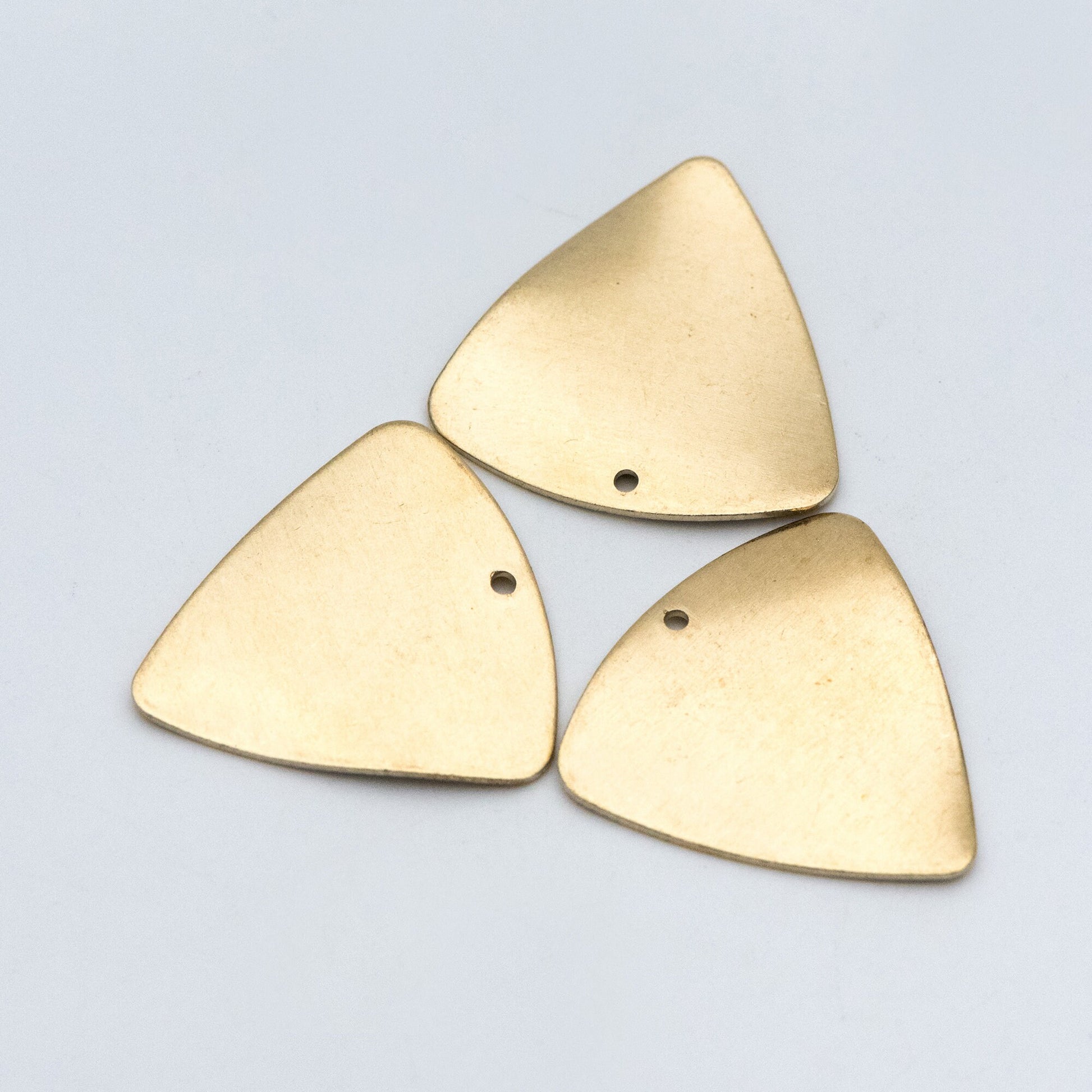 20pcs Raw Brass Triangle Charm Pendants, Brass Findings Wholesale (RB-127)
