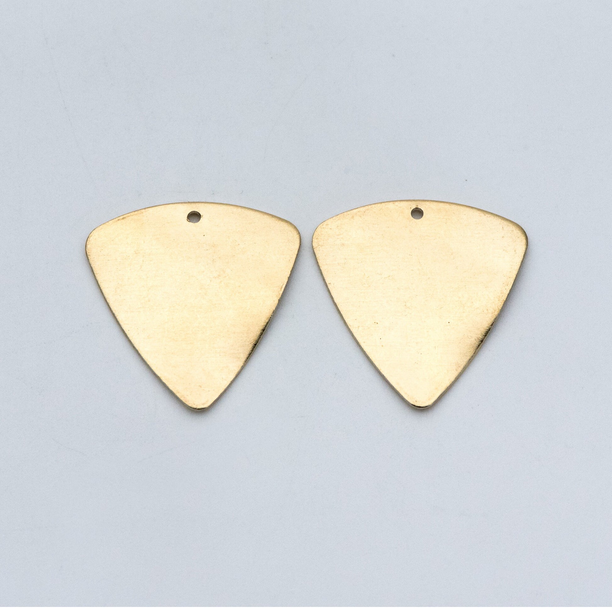 20pcs Raw Brass Triangle Charm Pendants, Brass Findings Wholesale (RB-127)