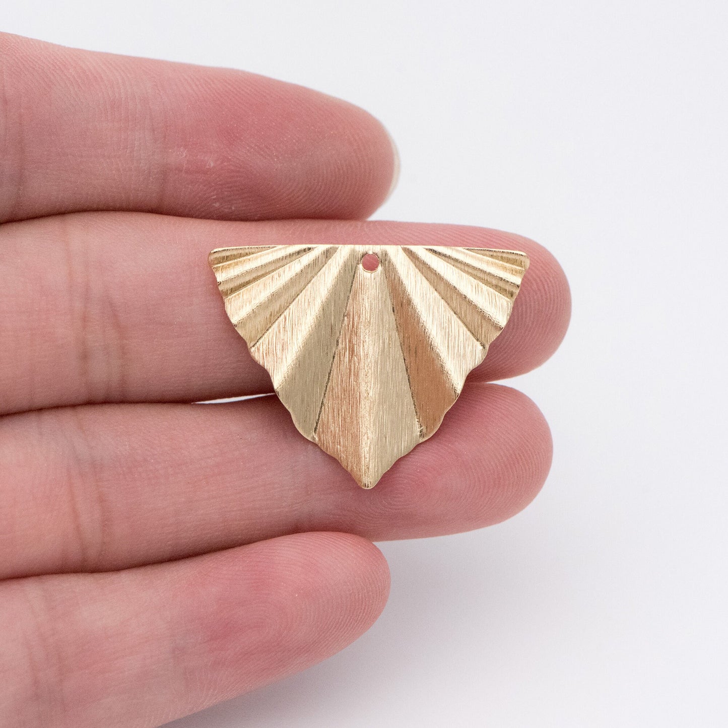 20pcs Raw Brass Triangle Charm, Ribbed Geometric Pendants 29mm, Brass Findings Wholesale (RB-148)