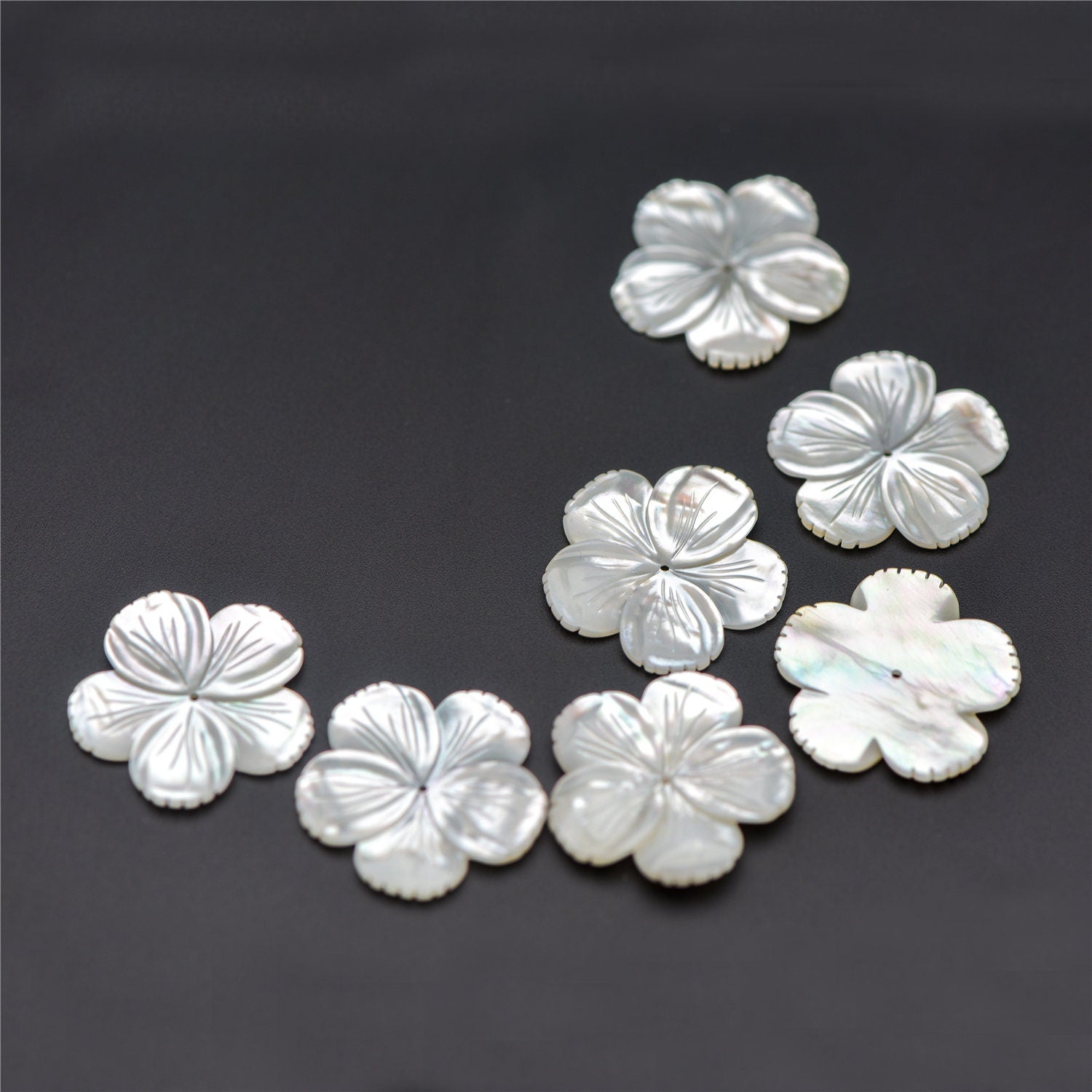 10pcs White Mother of Pearl Shell Flowers 27mm, Large MOP Carved Flowers, Center Drilled -(V1338)