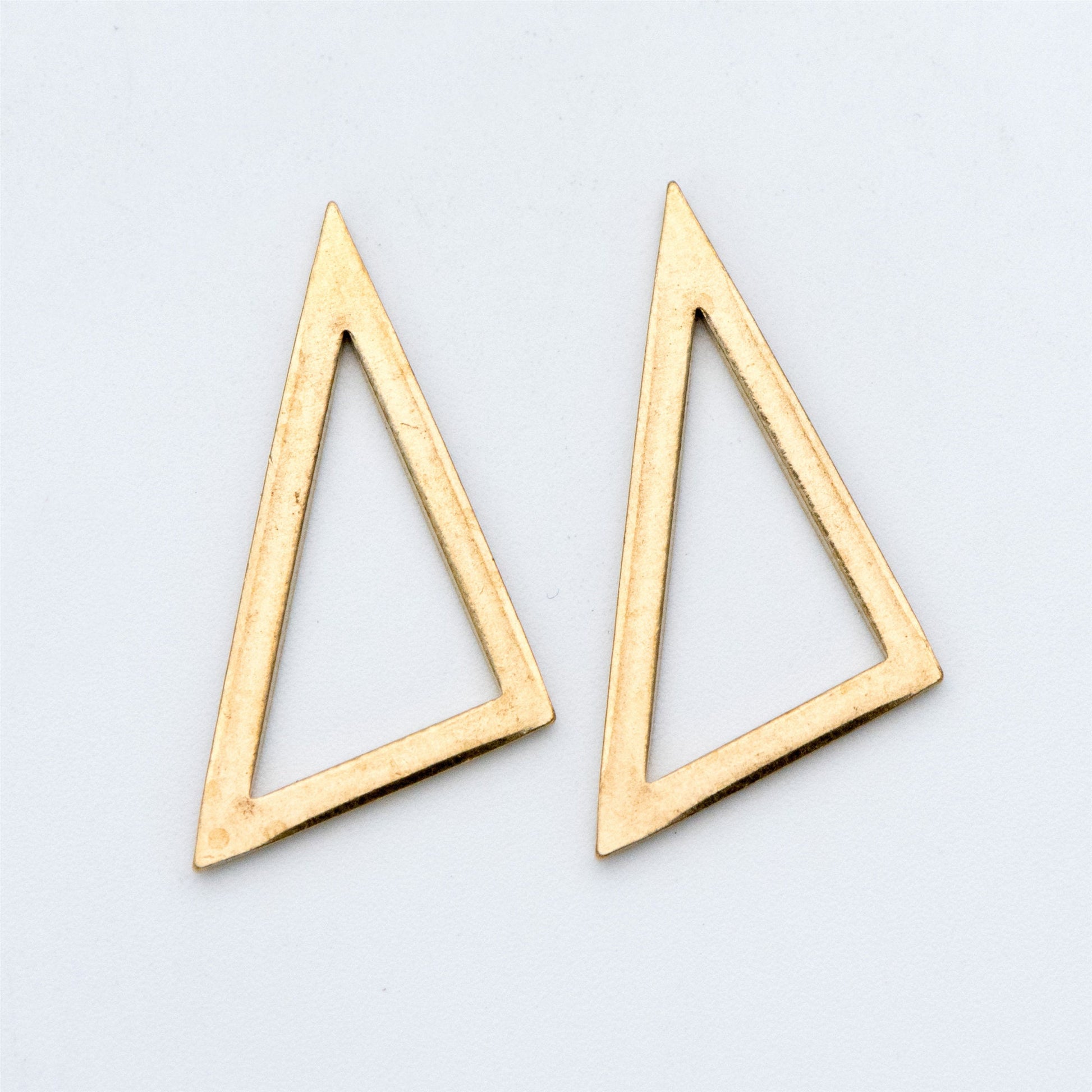 20pcs Raw Brass Triangle Pendants 22x15mm, Geometric Link Charms (RB-115)