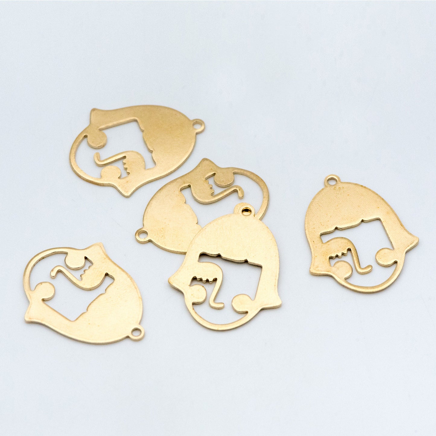 10pcs Raw Brass Face Outline Charms 32x25mm, Vintage Styled Face Pendants Wholesale (RB-153)