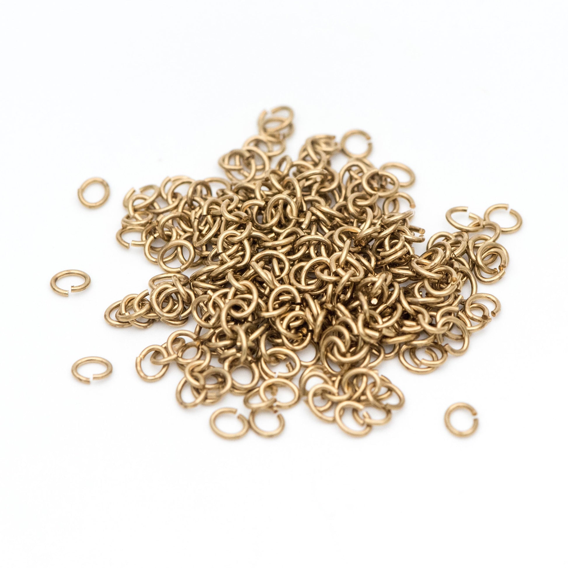 200pcs Raw Brass Open Jump Rings, Split Oval Jump Rings 4x0.5mm/ 5x0.8mm (RB-100)