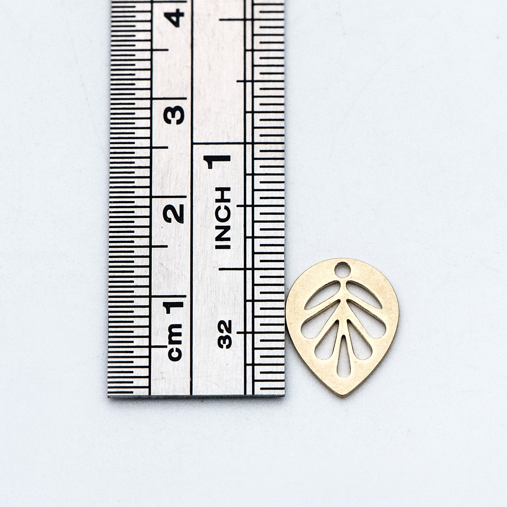 20pcs Raw Brass Leaf Charm Pendants 14mm/ 30mm, Brass Findings Wholesale (RB-159)