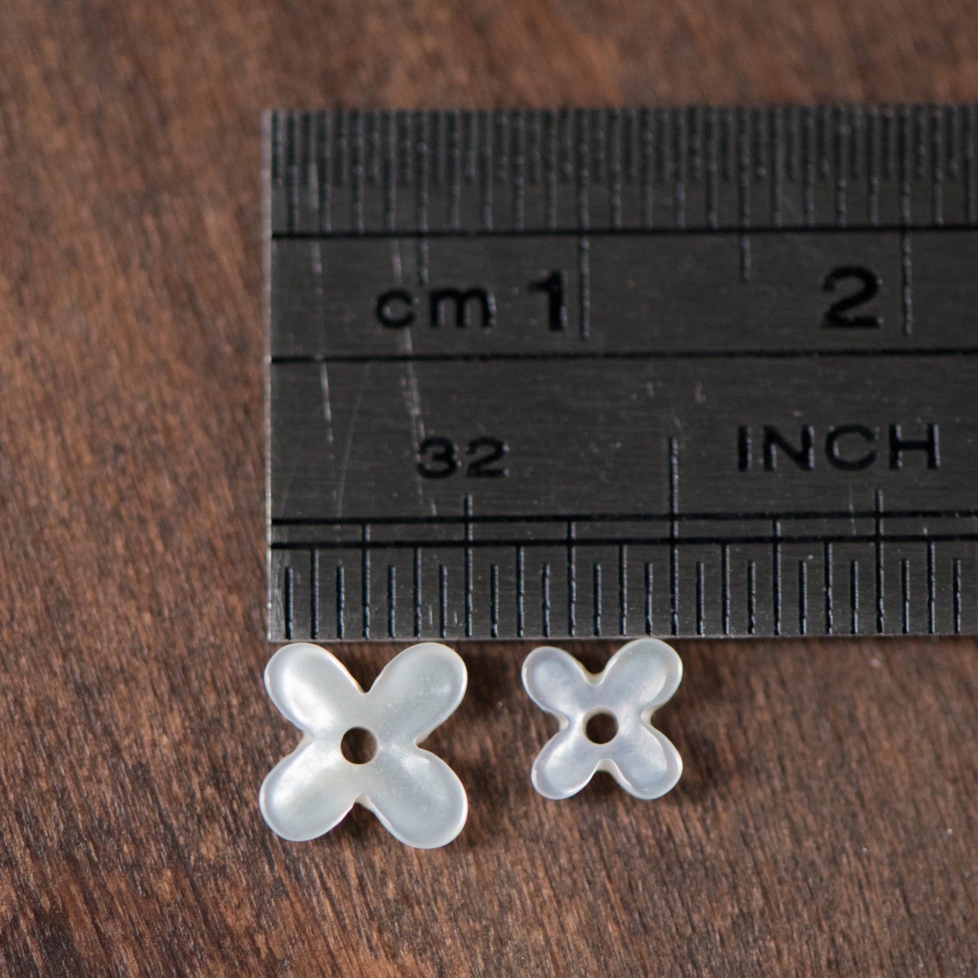 10pcs White Mother of Pearl Shell Flowers, Floral MOP Cabochon Beads 6mm/ 8mm (#V1343)