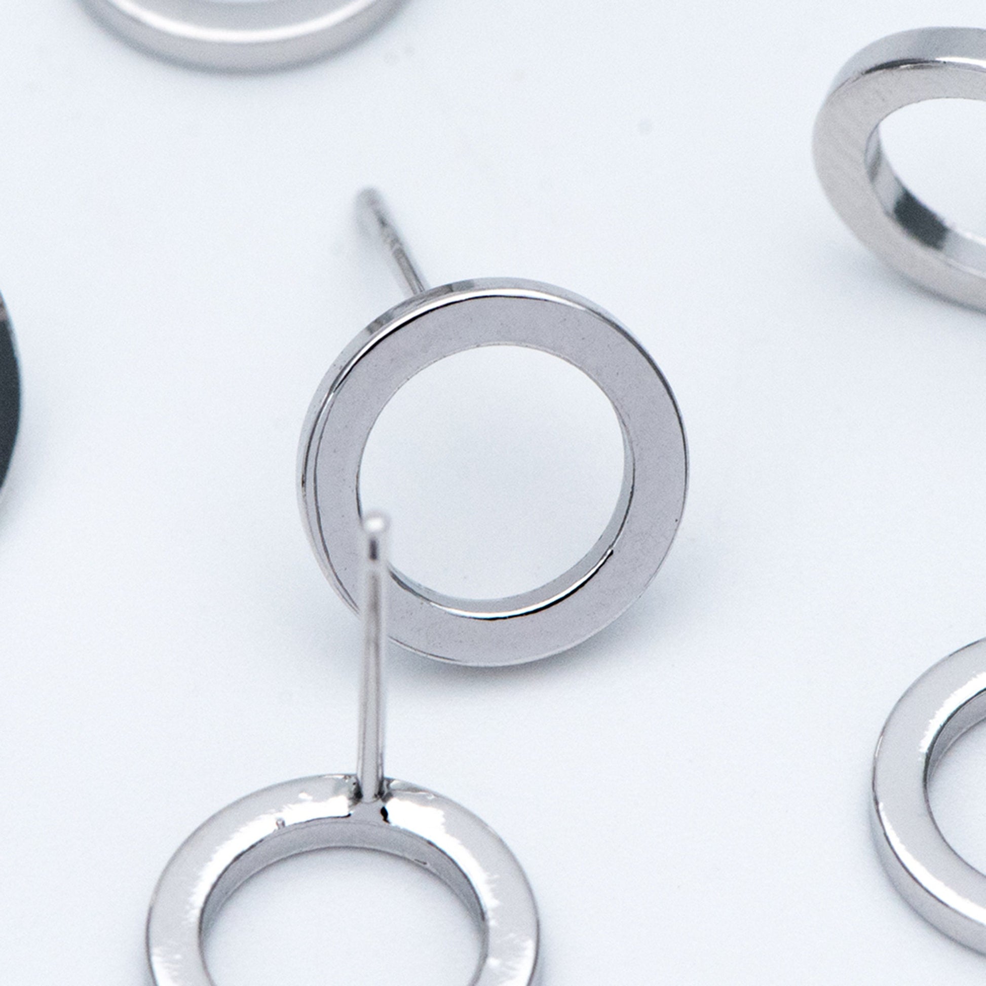 10pcs Silver tone Round Circle Ear Posts 10mm, Rhodium plated Brass, Geometric Loop Stud Earrings (GB-756)