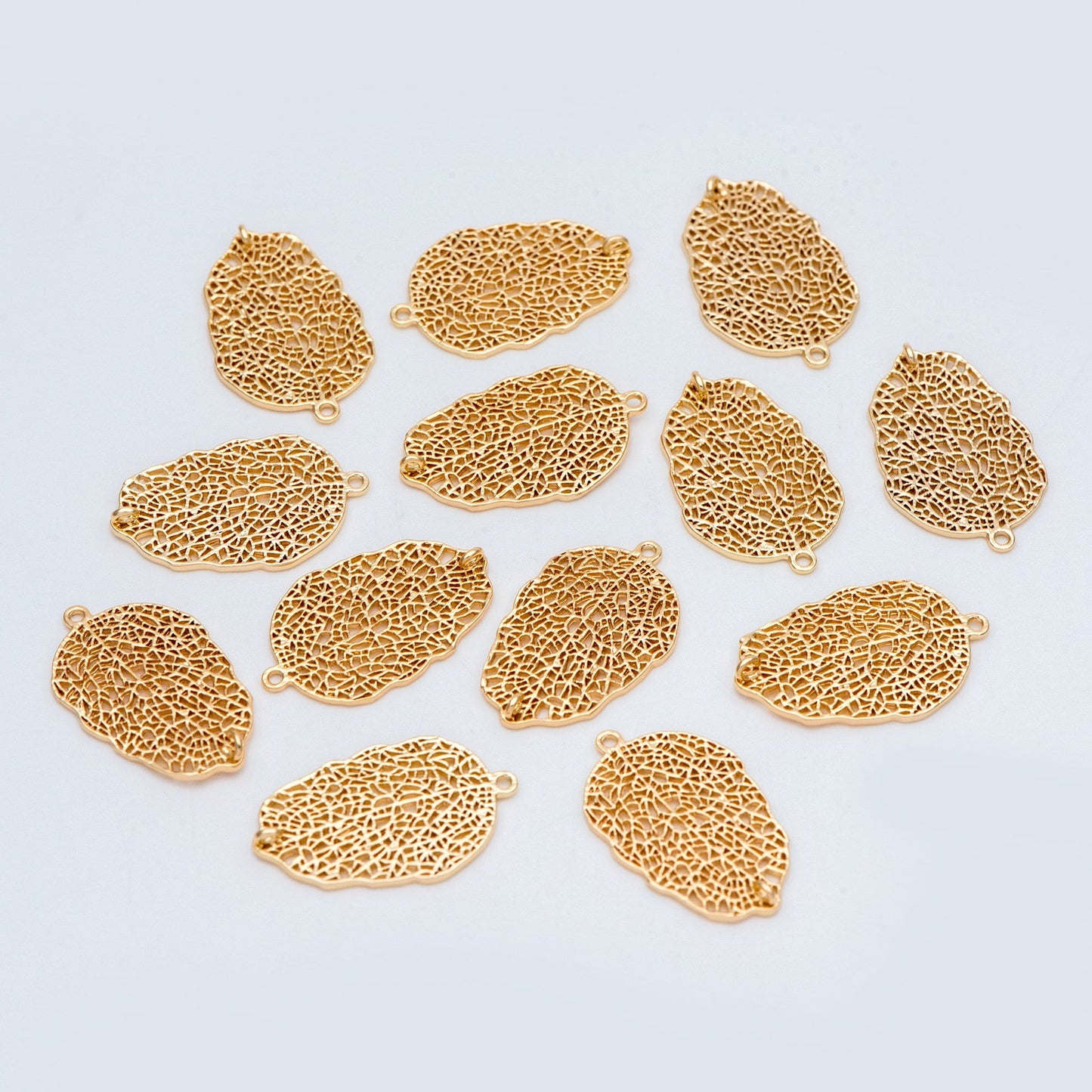 10pcs Gold Filigree Leaf Pendant Connectors, 18K Gold plated Brass Leaf Charms (GB-1010-D)