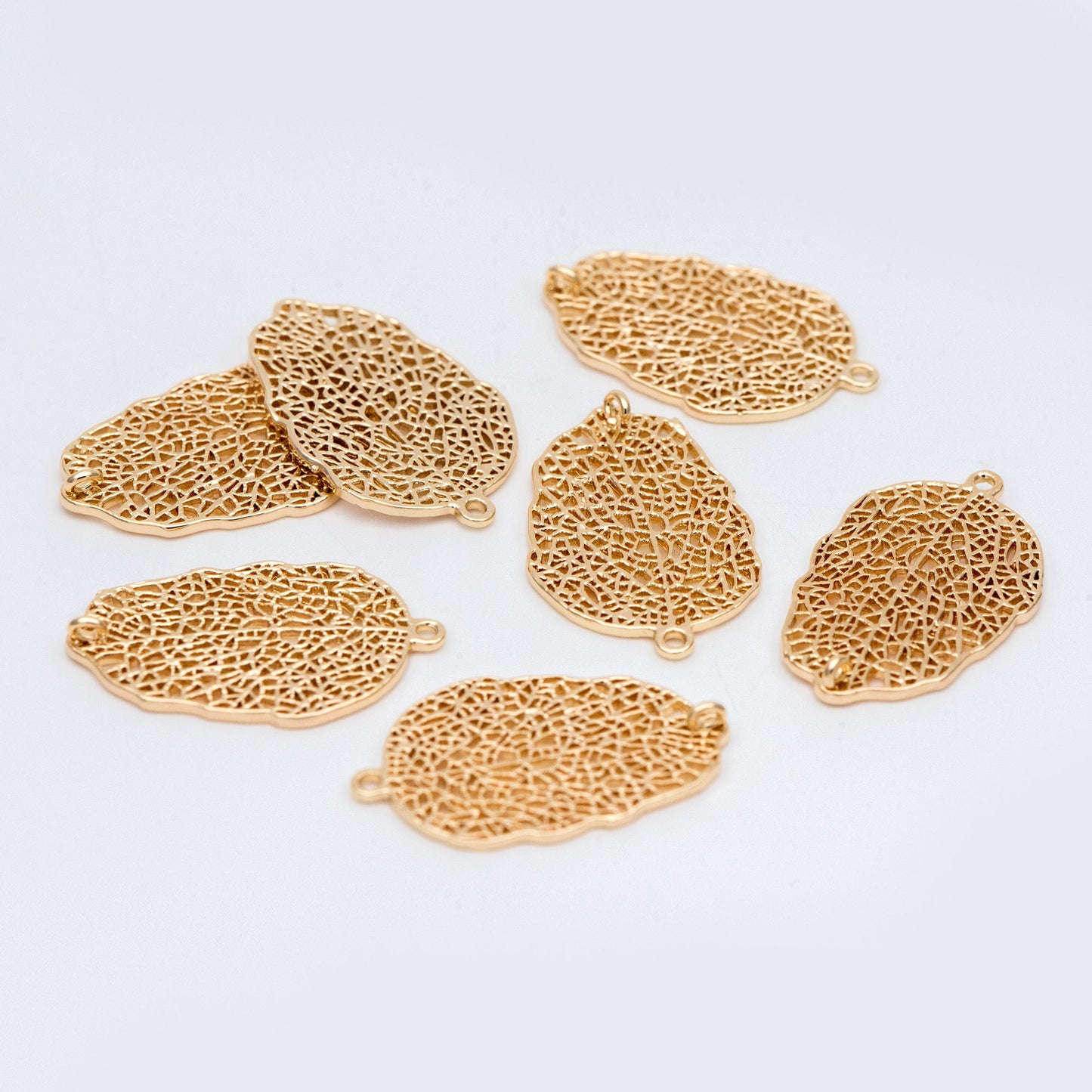 10pcs Gold Filigree Leaf Pendant Connectors, 18K Gold plated Brass Leaf Charms (GB-1010-D)