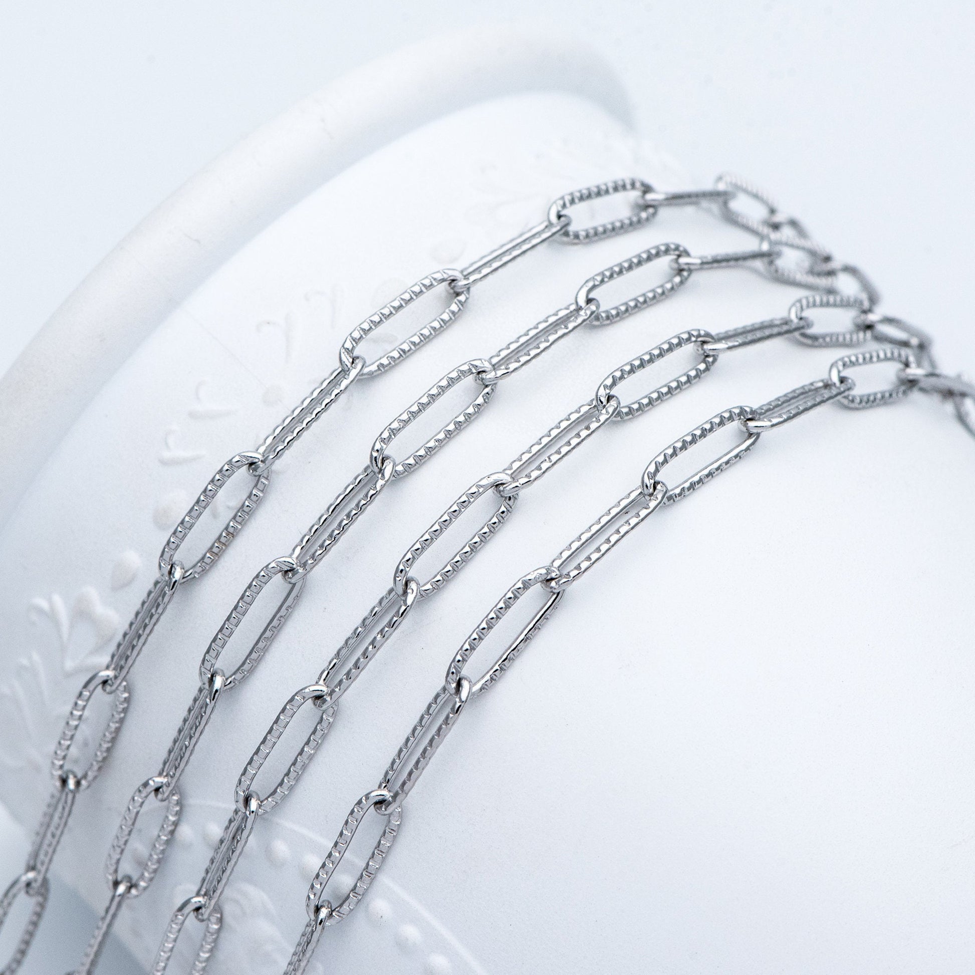 Stainless Steel Oval Link Chain: Silver Tone DIY Jewelry Findings (4x12mm) (LK-295)/ 1 Meter