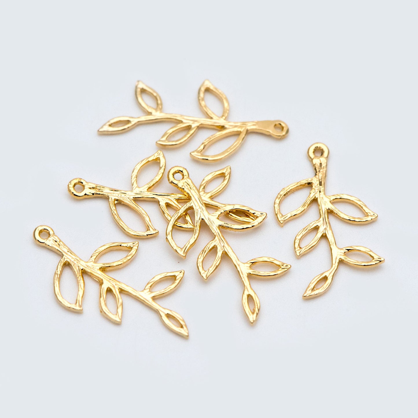 10pcs 18K Gold plated Brass Leaf Charm Pendants 22x12mm (GB-120-C)