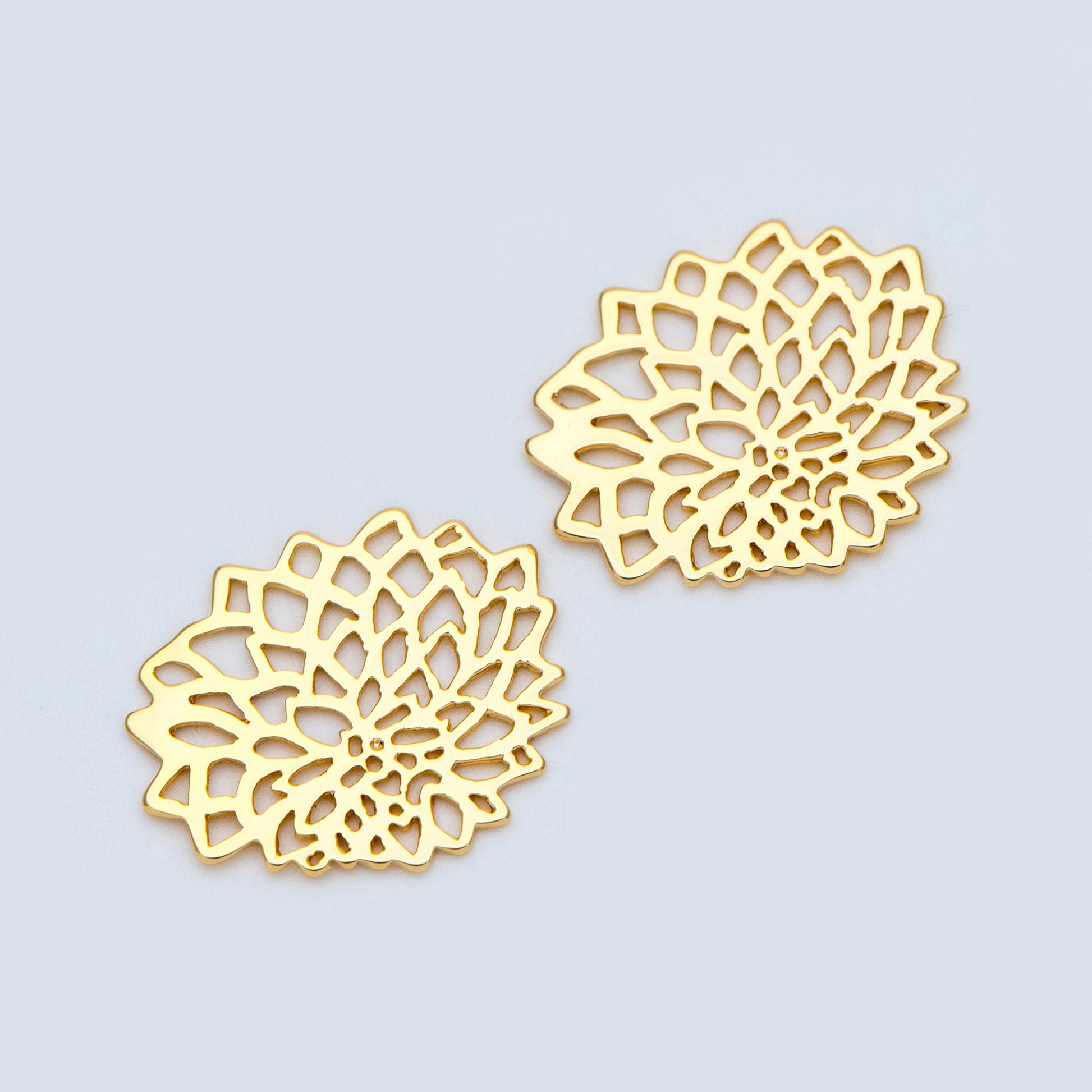 10pcs Gold Filigree Charms 20x17mm, 18K Gold plated Brass Floral Connectors (GB-930)