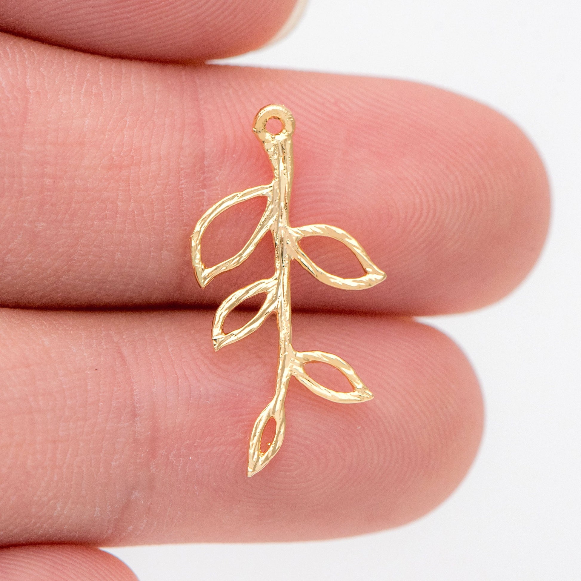 10pcs 18K Gold plated Brass Leaf Charm Pendants 22x12mm (GB-120-C)