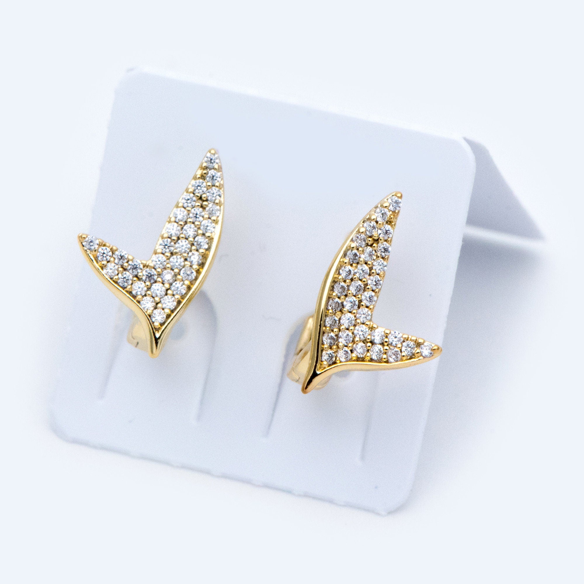 4pcs CZ Pave Gold Whale Tail Click-in Style Lever Back Earring, Earring Findings (GB-1341)