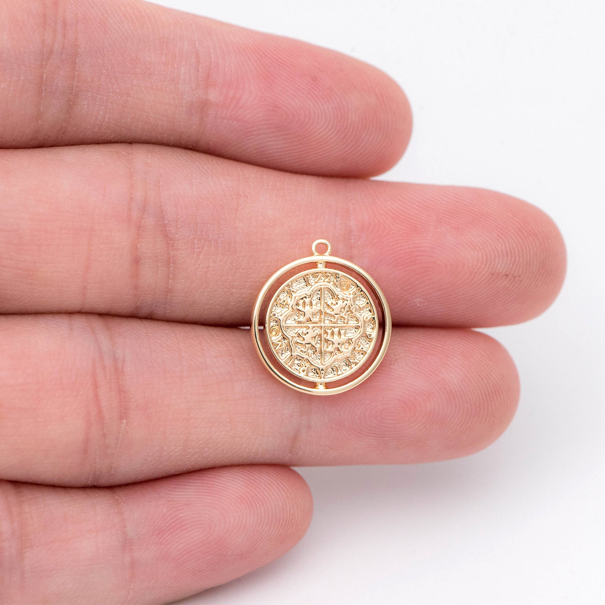 10pcs Gold/ Silver tone Medallion Charm Pendant 16x14mm, Jewelry Supply (GB-1634)